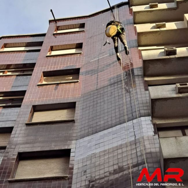 Reparación grietas en fachada
